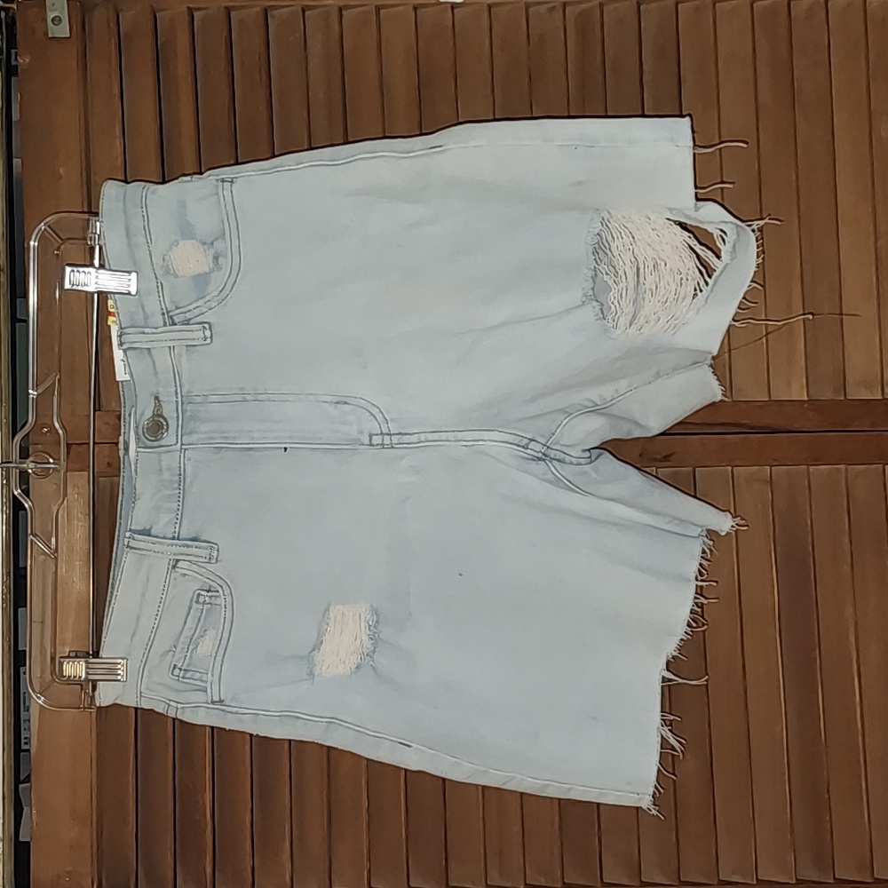 NWT Dad Short Light Wash Distressed Denim Shorts